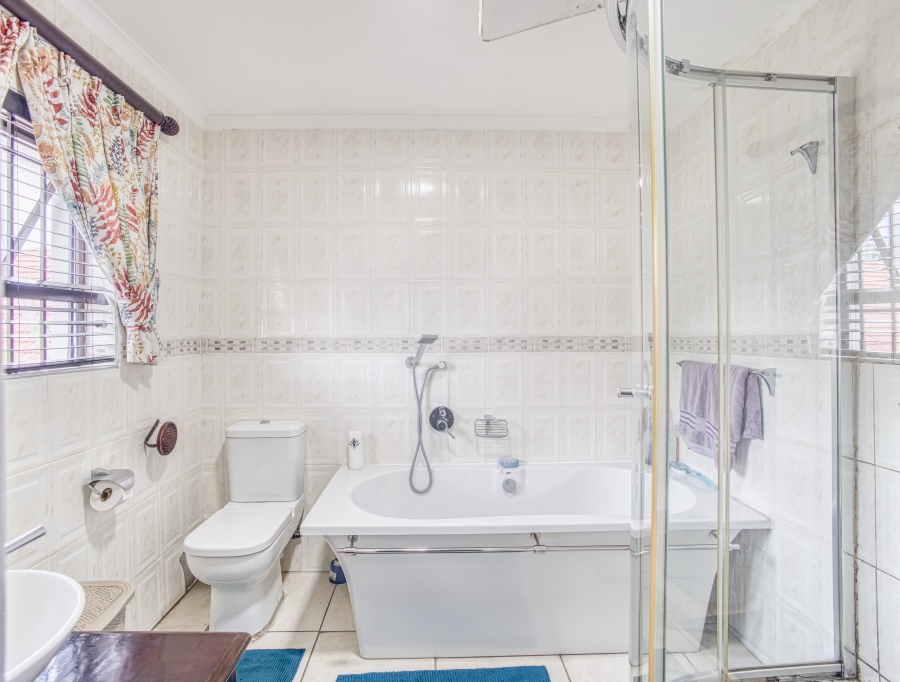 4 Bedroom Property for Sale in Beacon Bay Eastern Cape
